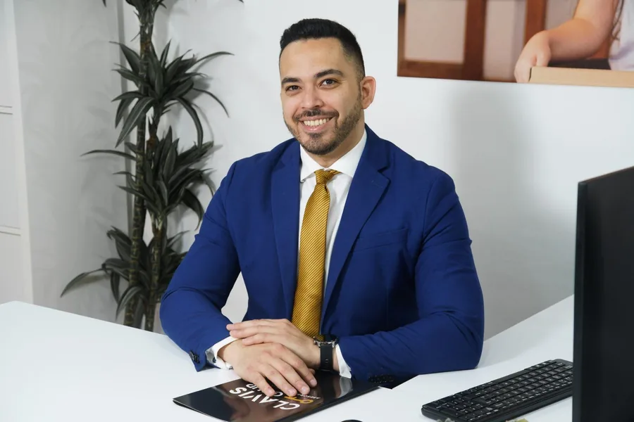 Victor Liscano, asesor comercial de venta
